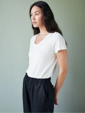 Quince Cotton Modal V Neck Tee Size XS in White
